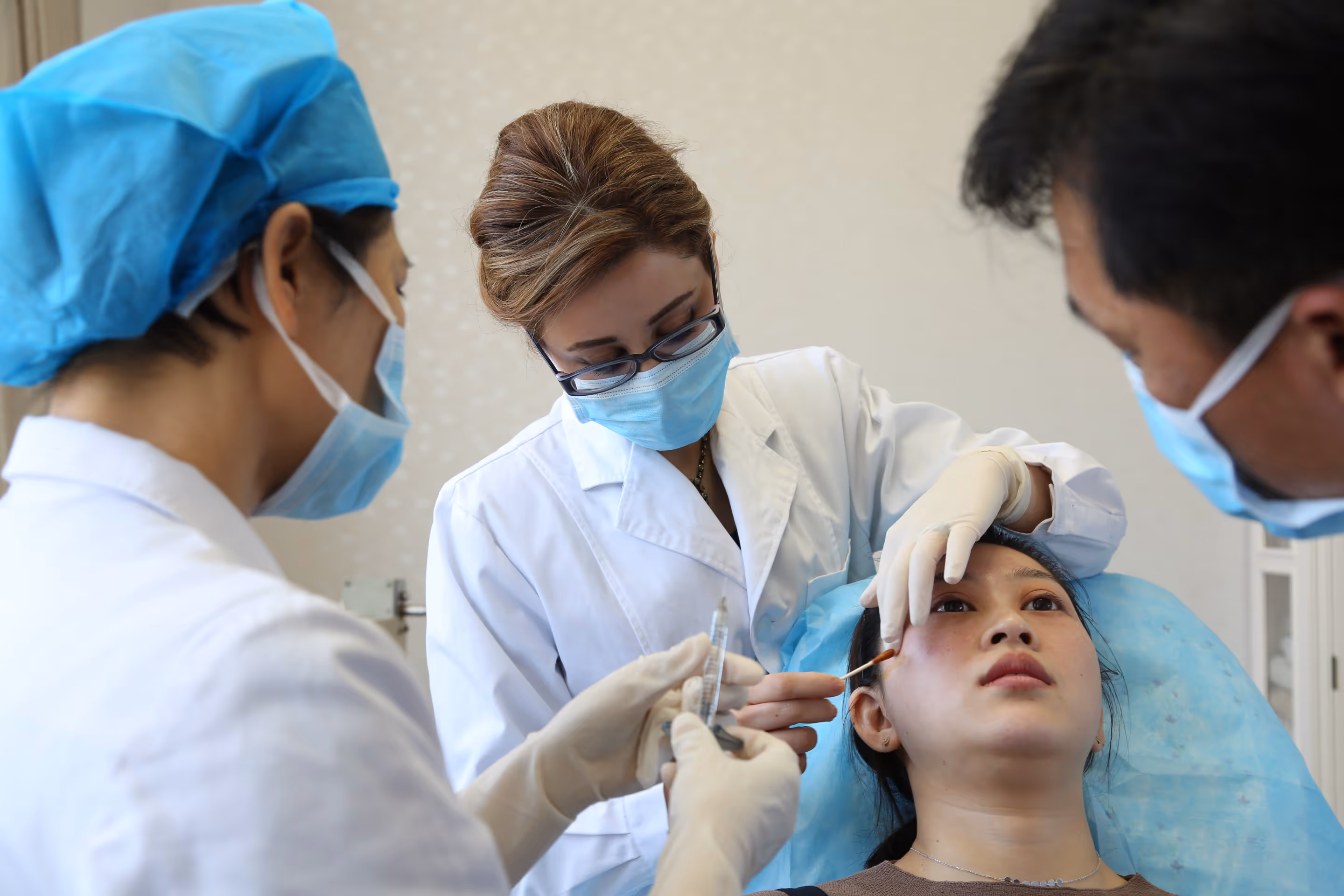 Experts: Hands, Feet, and Buttocks with Ultrasound Guidance